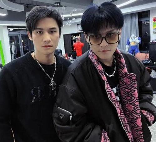 小哥哥撞上娱乐圈吃瓜